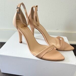 Grace Loves Lace “Dosa” heels